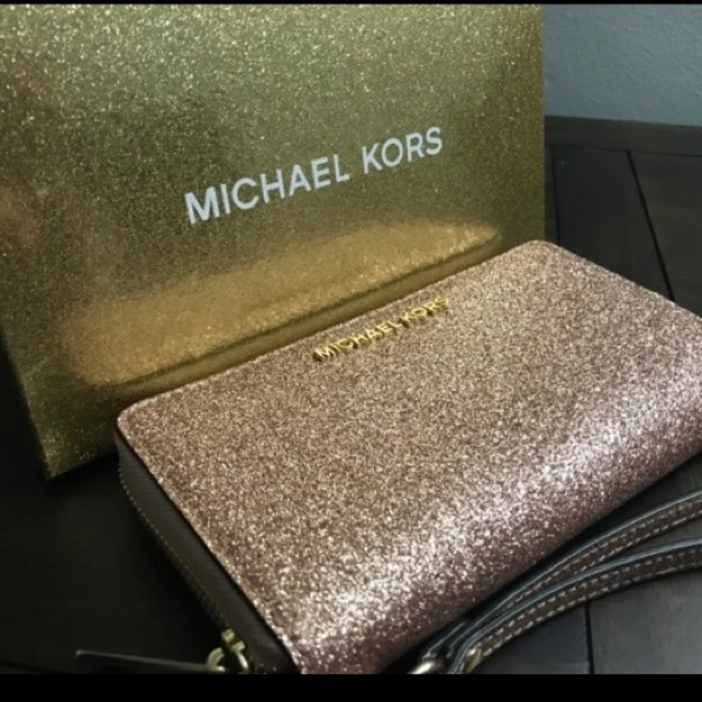 Michael Kors Jet Set Lg Phone Wristlet